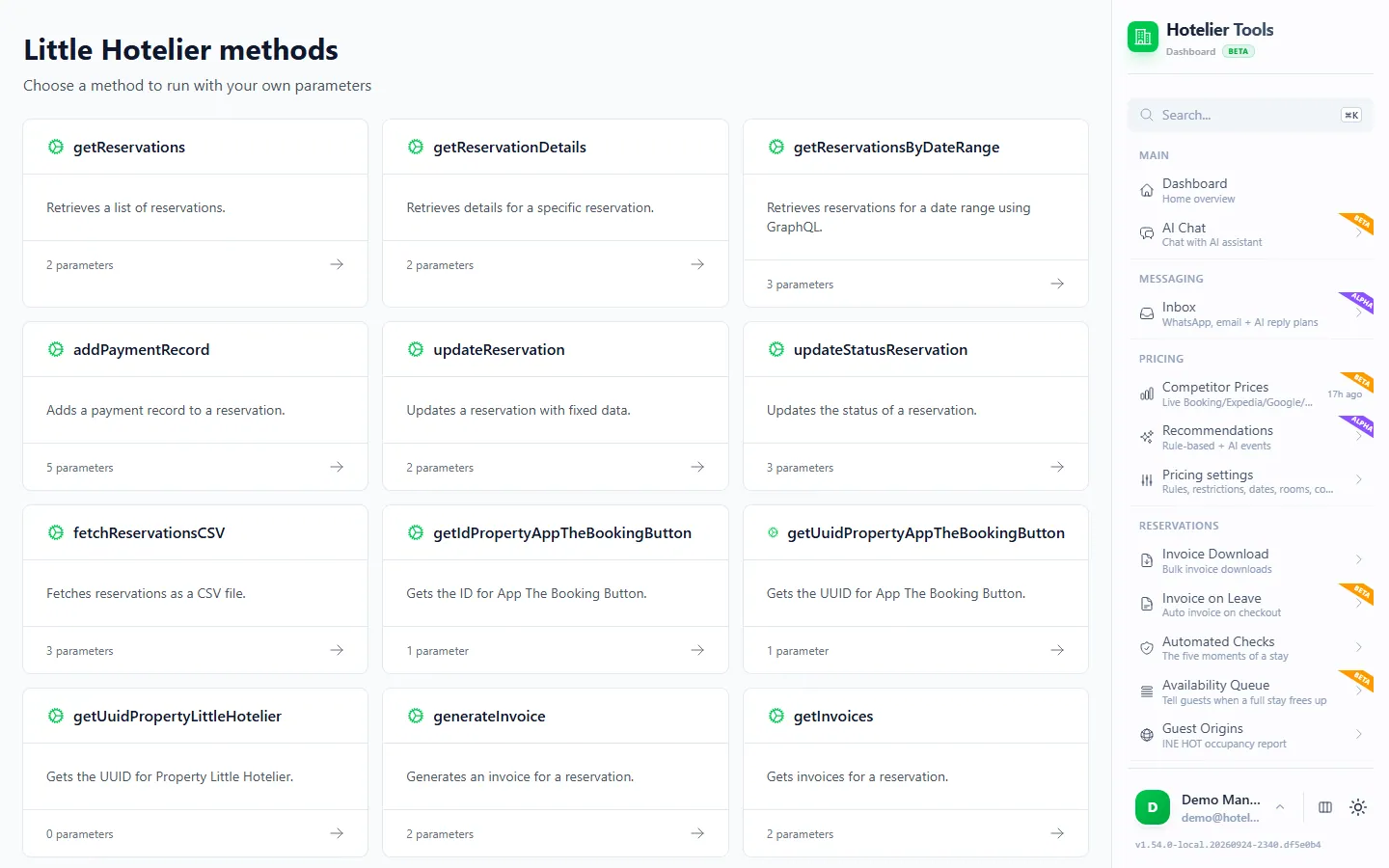 Workbench metode Little Hotelier di Hotelier Tools dengan satu kartu per metode mentah, seperti getReservations, getReservationDetails, getReservationsByDateRange, addPaymentRecord, updateReservation, dan generateInvoice, masing-masing dengan jumlah parameternya